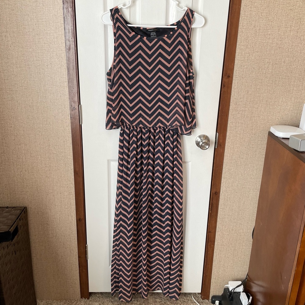 Light and Flowy Spring Maxi Dress